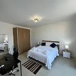 Bright Penthouse With Large Terrace Апартаменты *