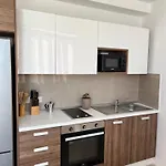 Bright Penthouse With Large Terrace *