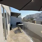Bright Penthouse With Large Terrace Апартаменты *