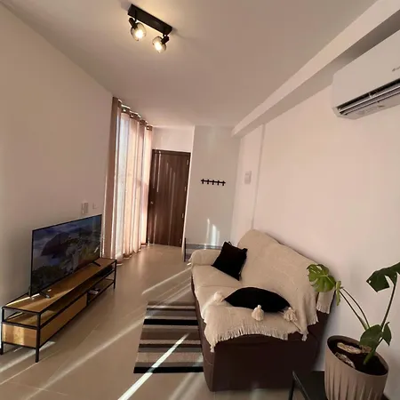 Apartment Bright Penthouse With Large Terrace Pieta