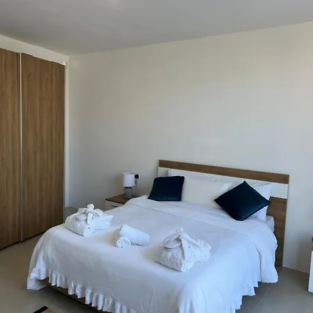 Bright Penthouse With Large Terrace * Pieta