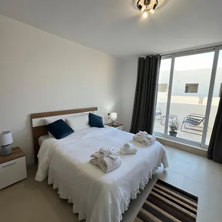 Apartment Bright Penthouse With Large Terrace *