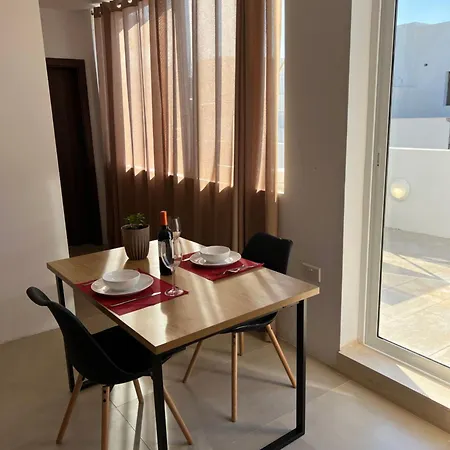 Apartment Bright Penthouse With Large Terrace Pietà