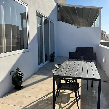 Apartment Bright Penthouse With Large Terrace Pieta
