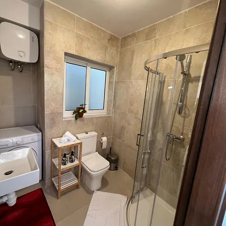 Bright Penthouse With Large Terrace Apartman