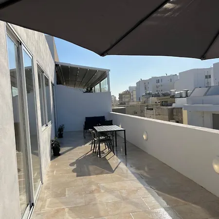 Bright Penthouse With Large Terrace Apartman *