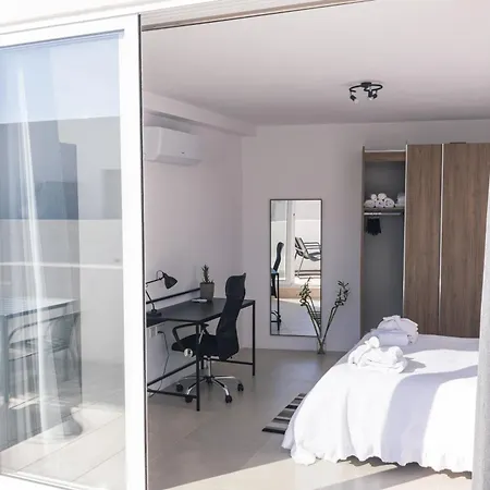 Apartman Bright Penthouse With Large Terrace *