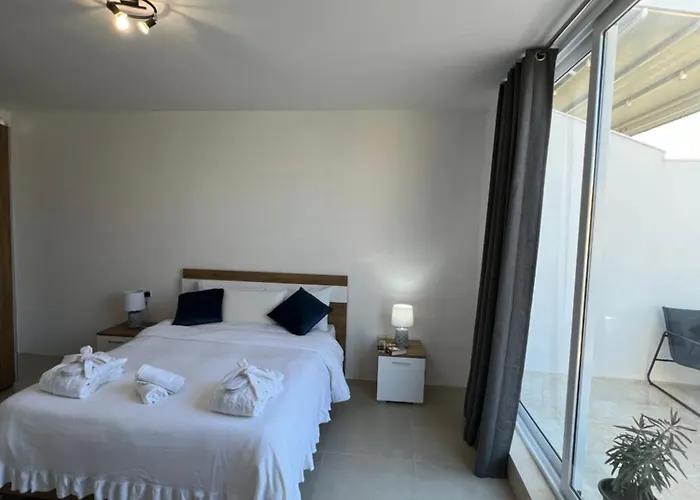 Bright Penthouse With Large Terrace Pietà