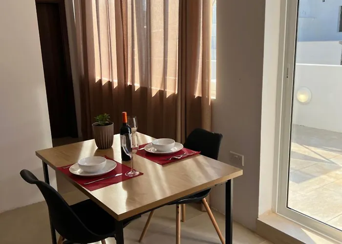 Apartament Bright Penthouse With Large Terrace Pietà