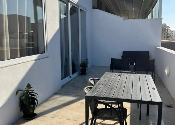 Apartament Bright Penthouse With Large Terrace Pietà