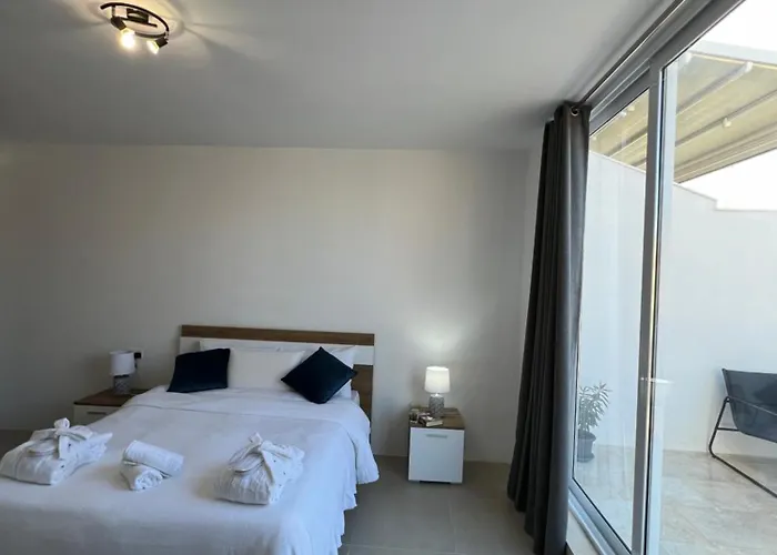 Bright Penthouse With Large Terrace Pietà