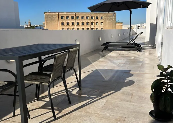 Apartament Bright Penthouse With Large Terrace Pietà